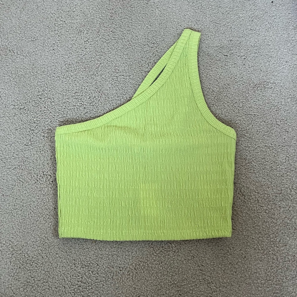 One shoulder crop top